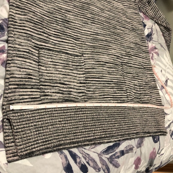 Sweater - Picture 7 of 10